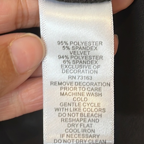 NWT Melissa Paige Womans Black Suede Stretch BONUS NECKLACE Blouse Top 1X PLUS - Picture 3 of 11